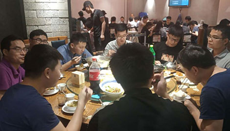 公司開展2019第一季度部門聚餐活動(dòng)